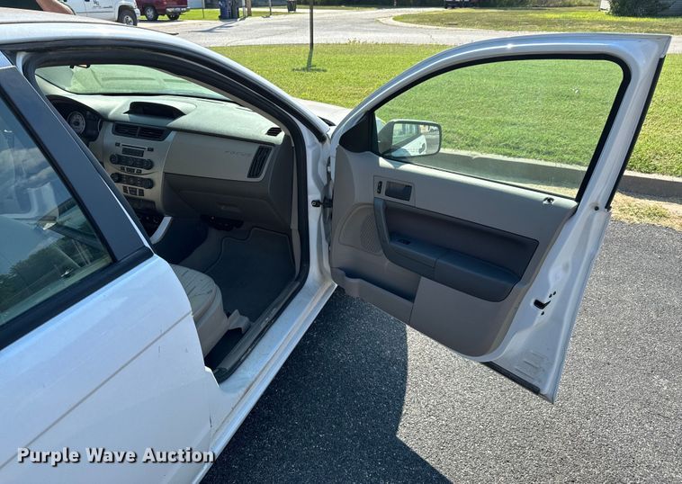 image for item DX1249 2008 Ford Focus 