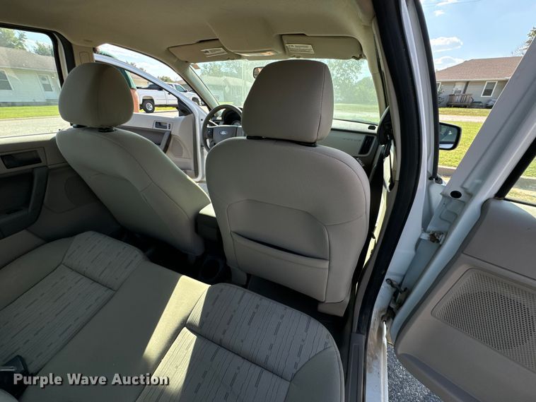 image for item DX1249 2008 Ford Focus 