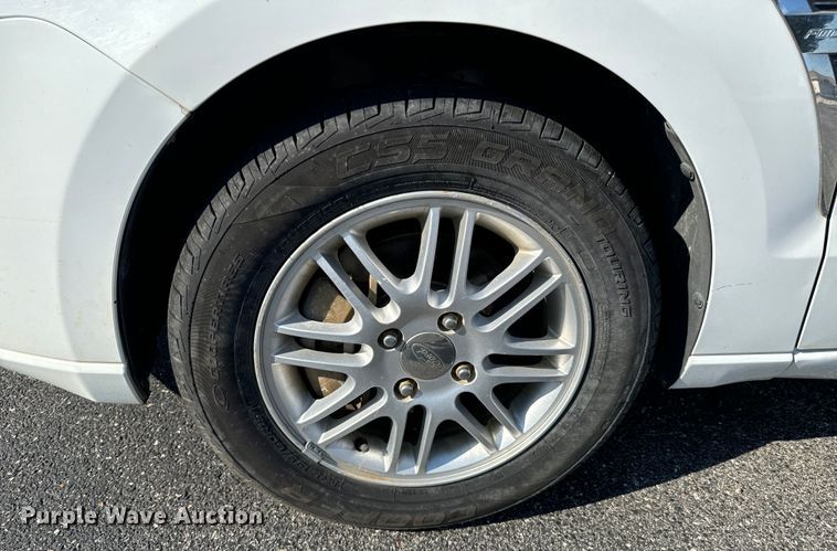 image for item DX1249 2008 Ford Focus 