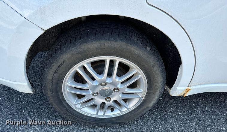 image for item DX1249 2008 Ford Focus 