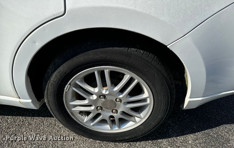 image for item DX1249 2008 Ford Focus 