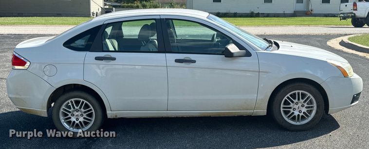 image for item DX1250 2010 Ford Focus 