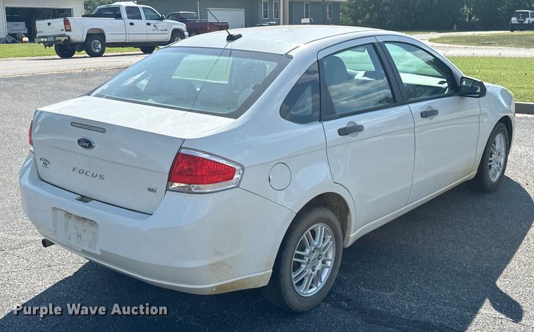 image for item DX1250 2010 Ford Focus 