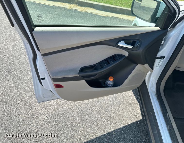 image for item DX1251 2015 Ford Focus 