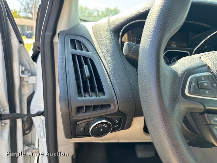 image for item DX1251 2015 Ford Focus 