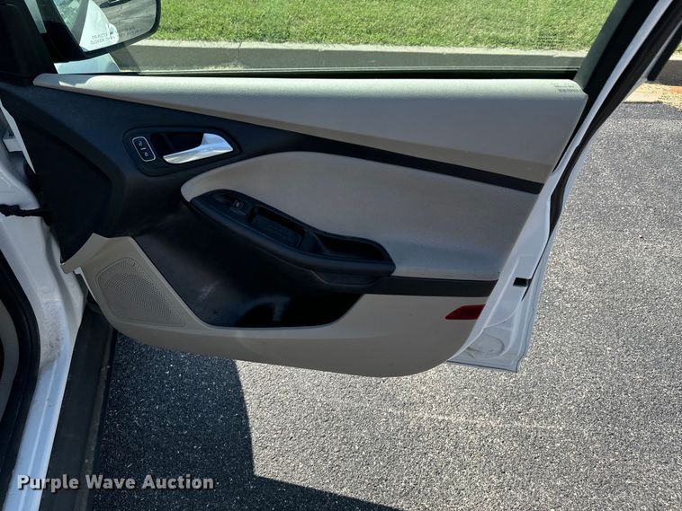 image for item DX1251 2015 Ford Focus 