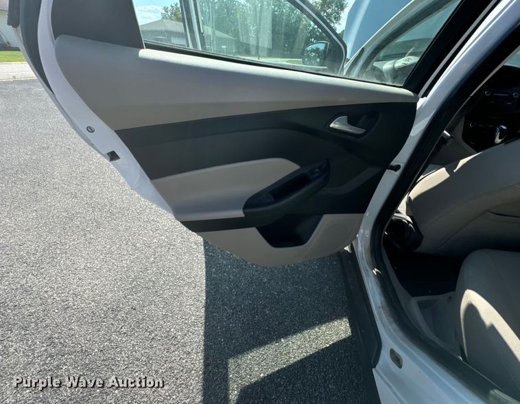 image for item DX1251 2015 Ford Focus 