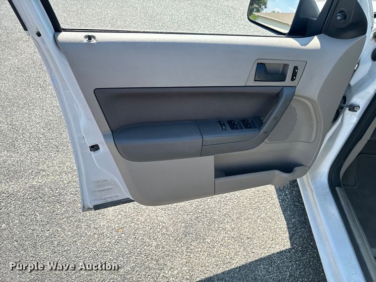 image for item DX1252 2008 Ford Focus 