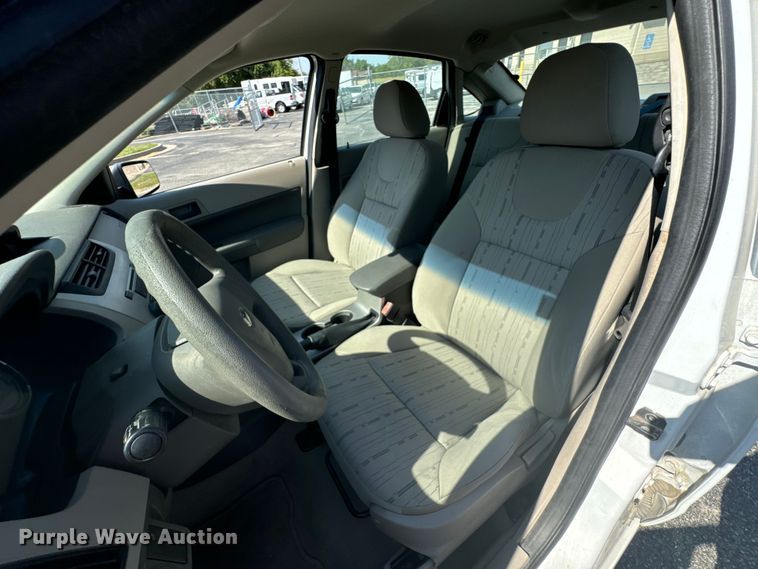 image for item DX1252 2008 Ford Focus 