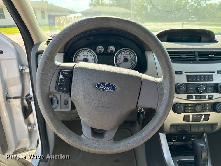 image for item DX1252 2008 Ford Focus 