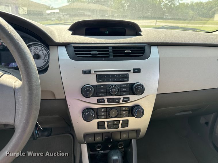 image for item DX1252 2008 Ford Focus 