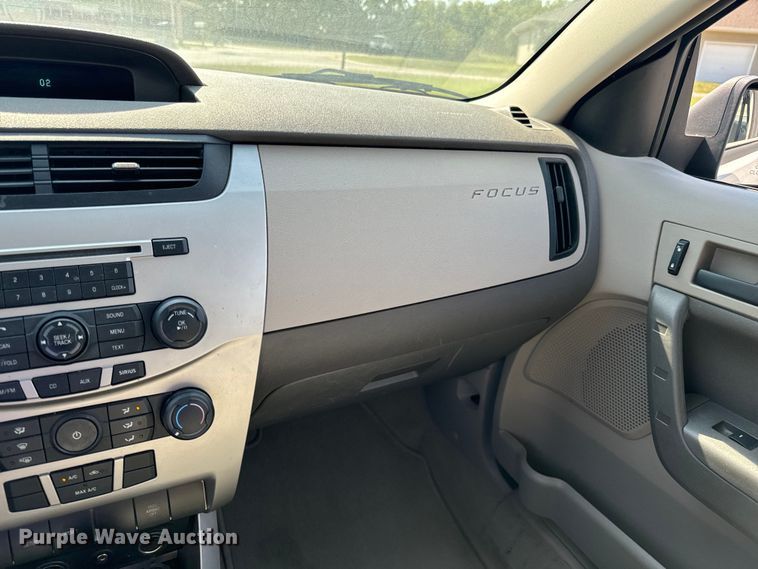 image for item DX1252 2008 Ford Focus 
