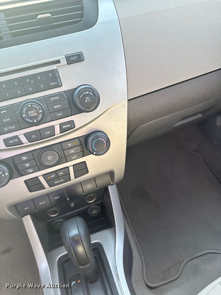 image for item DX1252 2008 Ford Focus 