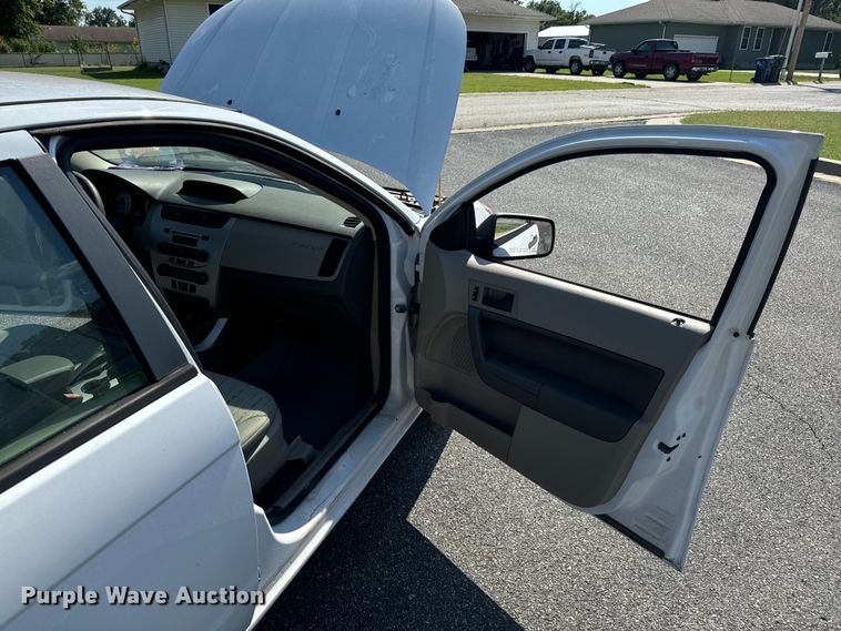 image for item DX1252 2008 Ford Focus 