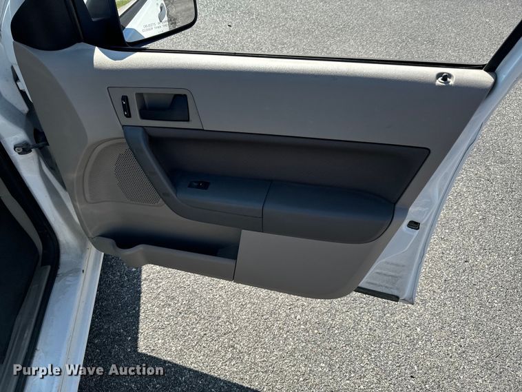 image for item DX1252 2008 Ford Focus 