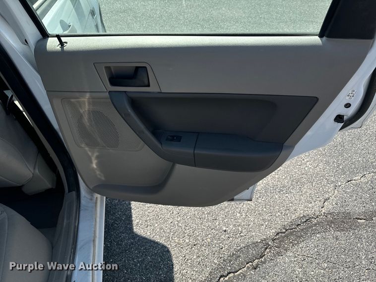 image for item DX1252 2008 Ford Focus 