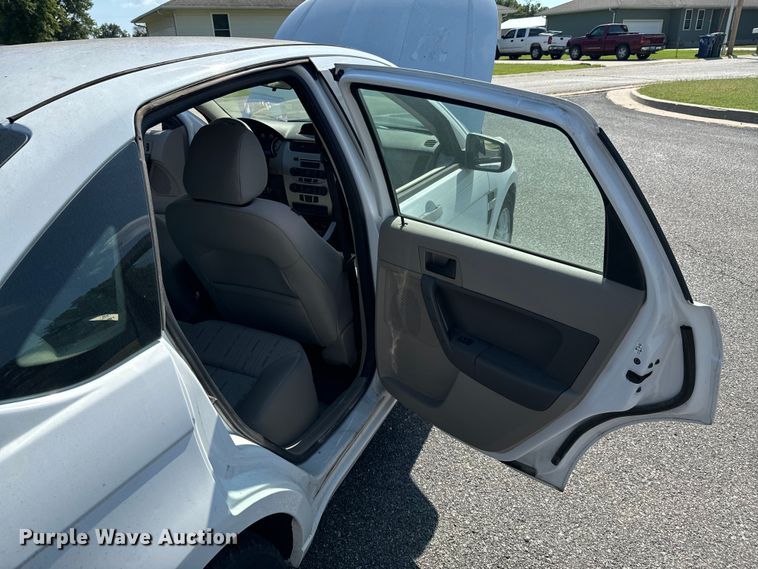 image for item DX1252 2008 Ford Focus 