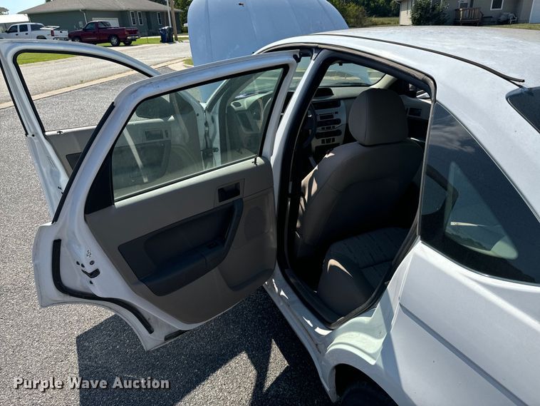 image for item DX1252 2008 Ford Focus 