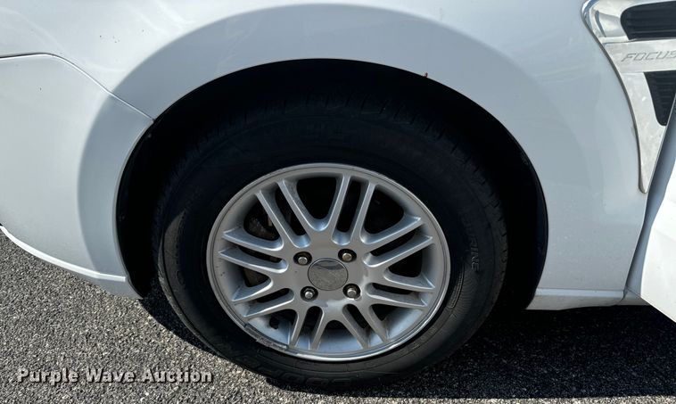 image for item DX1252 2008 Ford Focus 