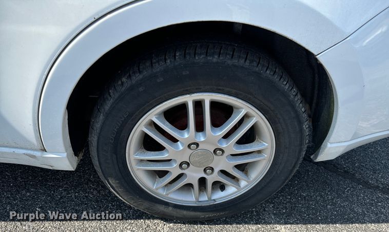 image for item DX1252 2008 Ford Focus 