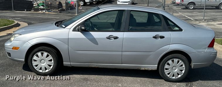 image for item DX1253 2005 Ford Focus 