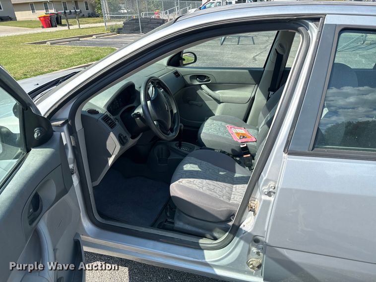 image for item DX1253 2005 Ford Focus 