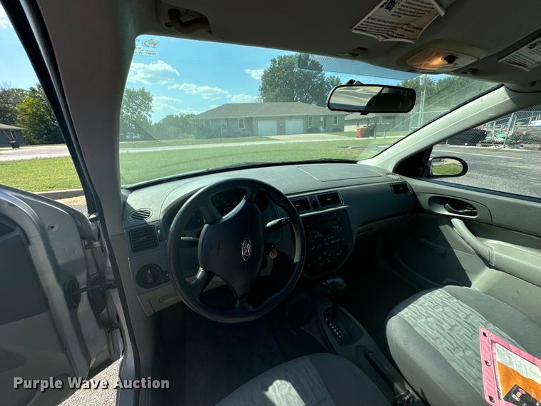 image for item DX1253 2005 Ford Focus 