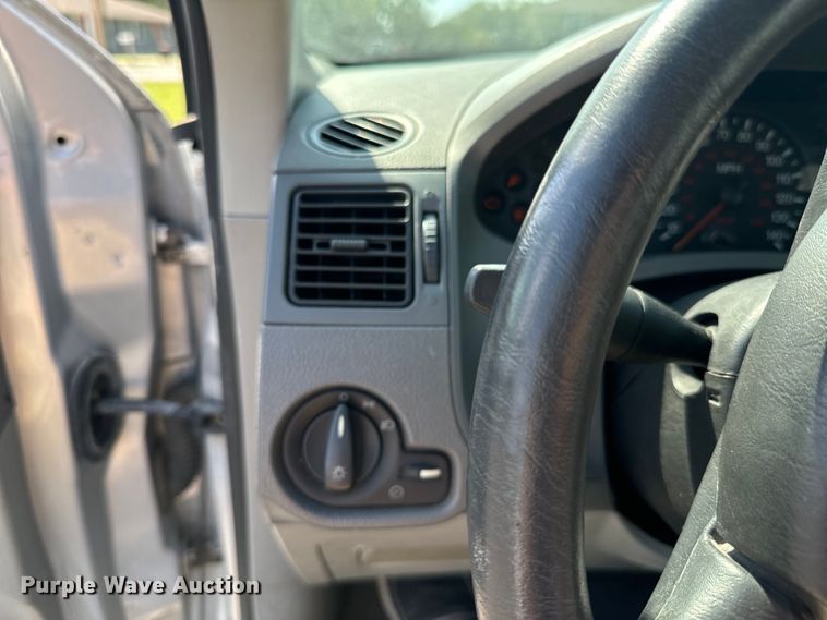 image for item DX1253 2005 Ford Focus 