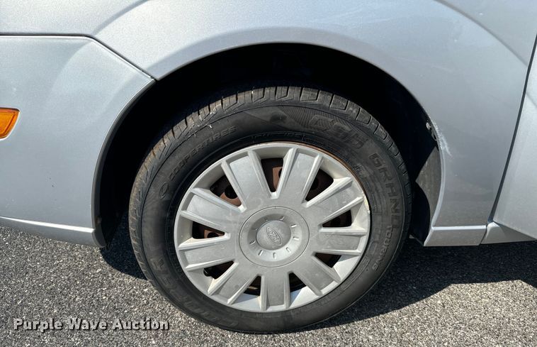 image for item DX1253 2005 Ford Focus 