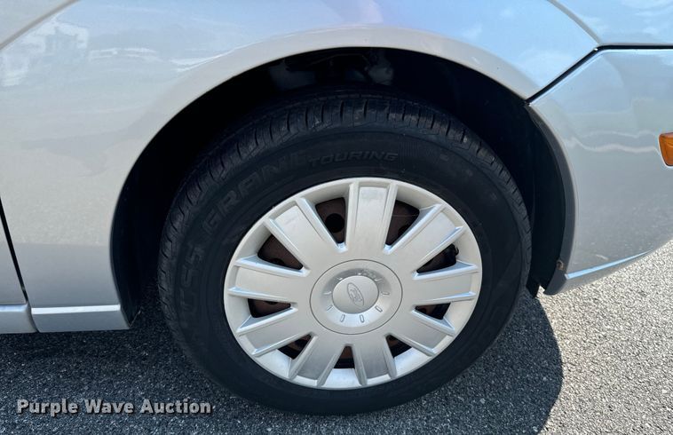 image for item DX1253 2005 Ford Focus 