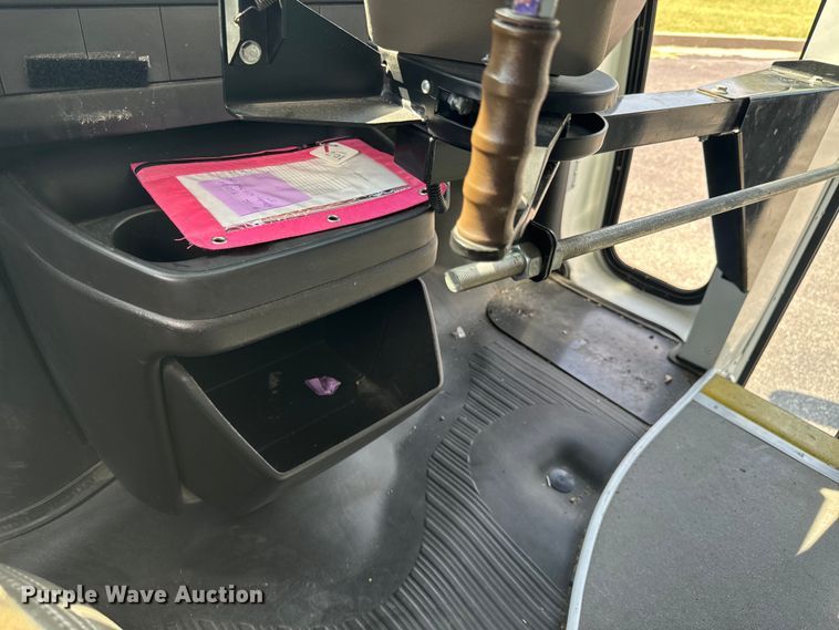 image for item DX1255 2009 Chevrolet Express 3500 shuttle bus