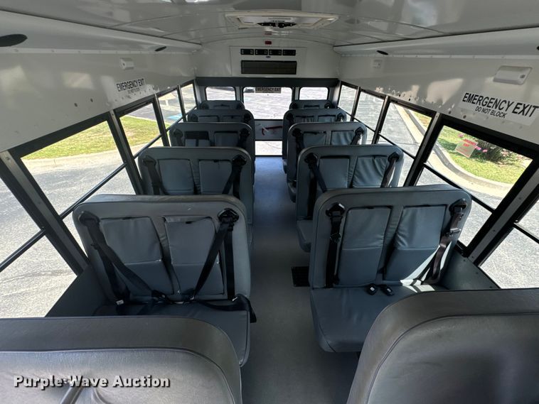 image for item DX1255 2009 Chevrolet Express 3500 shuttle bus