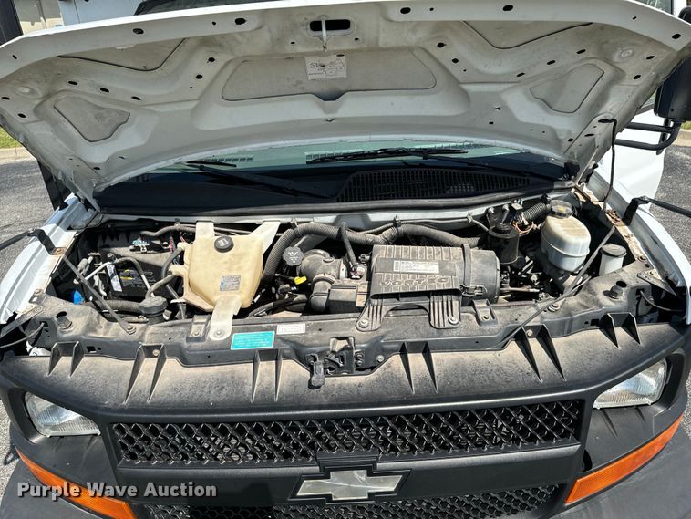 image for item DX1255 2009 Chevrolet Express 3500 shuttle bus