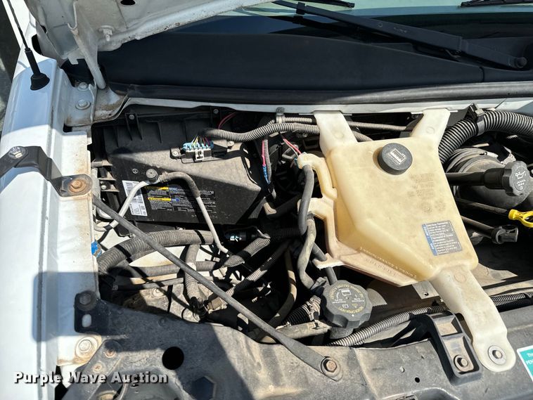 image for item DX1255 2009 Chevrolet Express 3500 shuttle bus