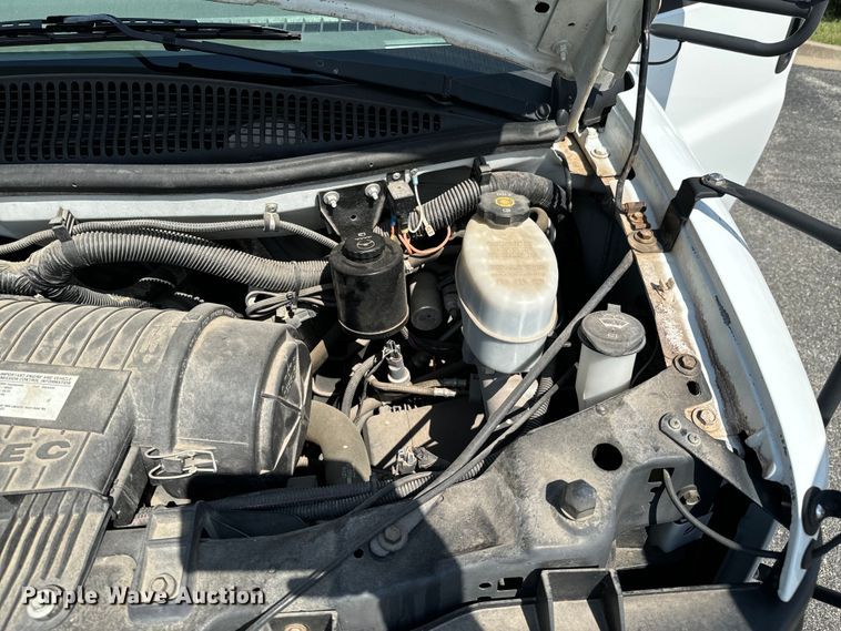 image for item DX1255 2009 Chevrolet Express 3500 shuttle bus