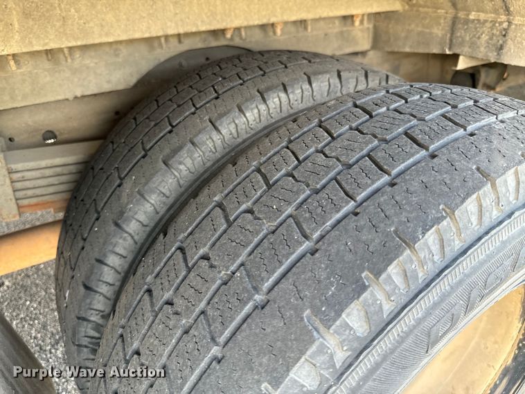 image for item DX1255 2009 Chevrolet Express 3500 shuttle bus