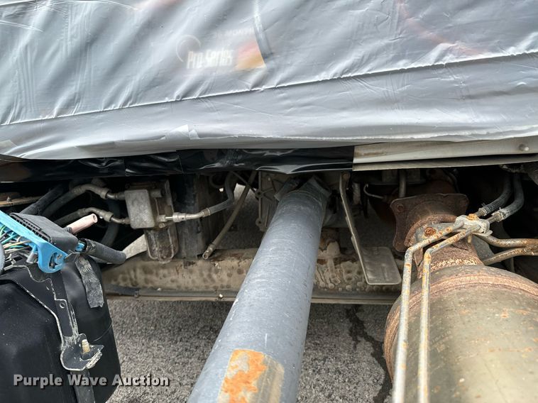 image for item DX1275 2013 Chevrolet Express 4500 truck cab and chassis