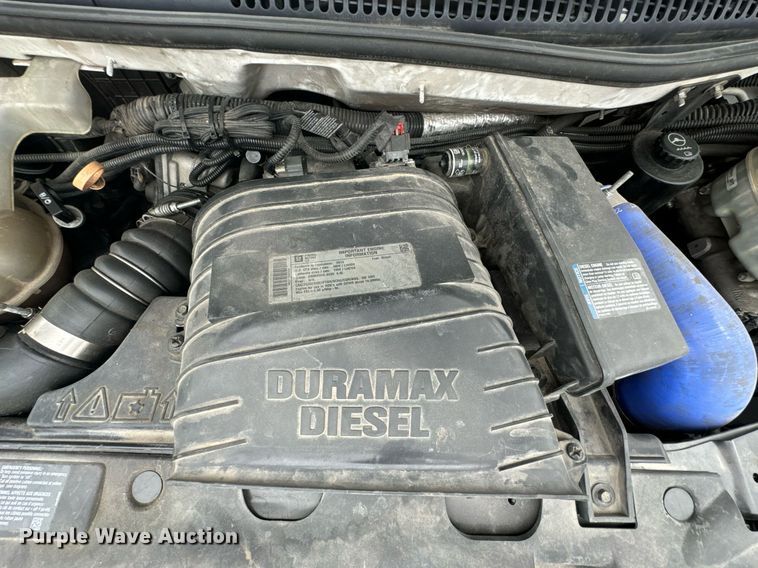 image for item DX1275 2013 Chevrolet Express 4500 truck cab and chassis