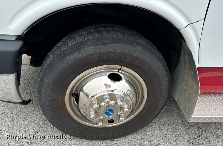 image for item DX1275 2013 Chevrolet Express 4500 truck cab and chassis