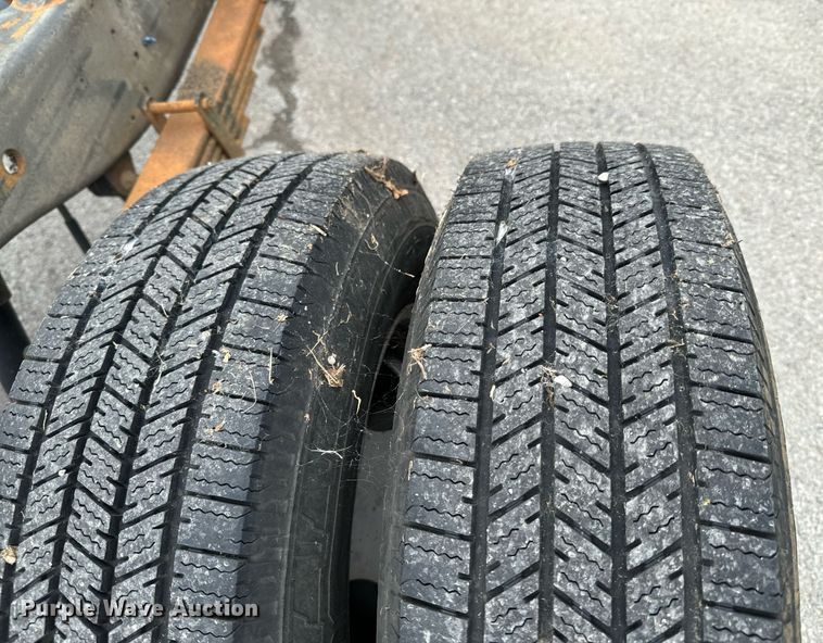 image for item DX1275 2013 Chevrolet Express 4500 truck cab and chassis