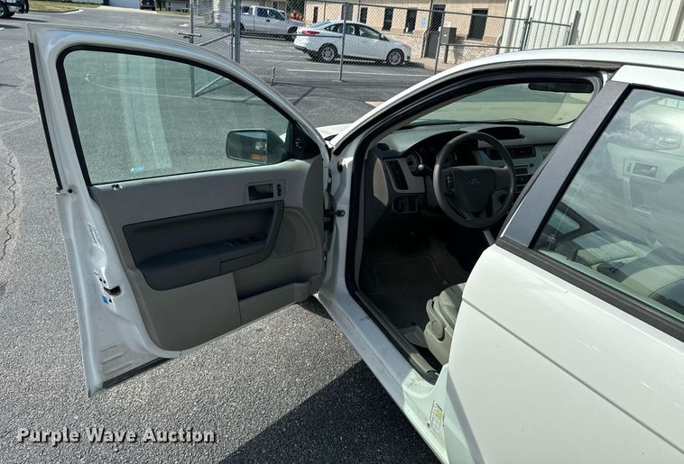 image for item DX1289 2009 Ford Focus SE 