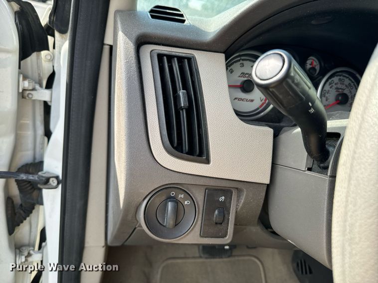 image for item DX1289 2009 Ford Focus SE 