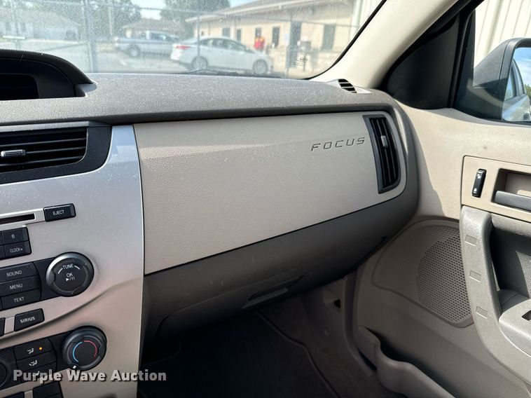 image for item DX1289 2009 Ford Focus SE 
