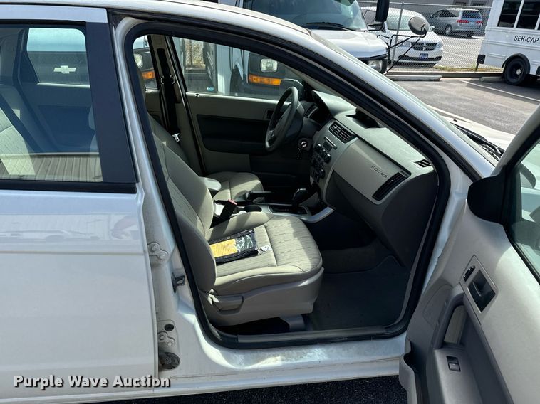 image for item DX1289 2009 Ford Focus SE 