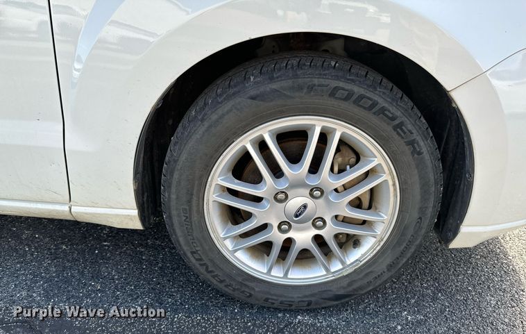 image for item DX1289 2009 Ford Focus SE 