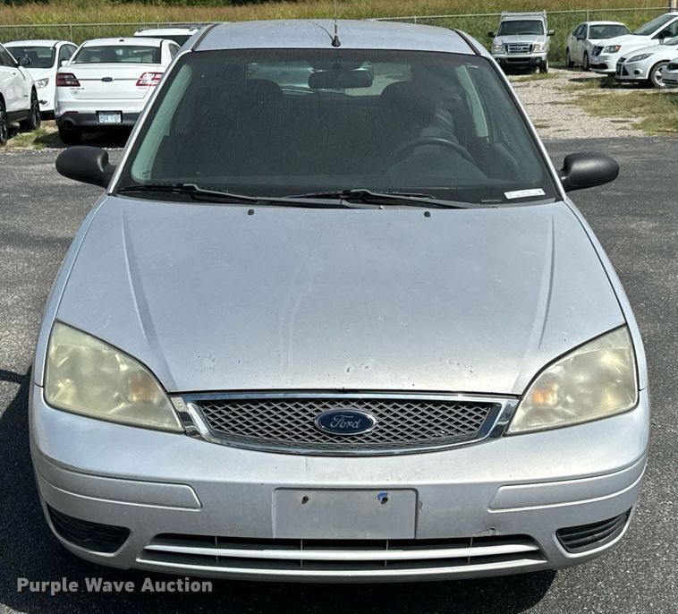 image for item DX1290 2005 Ford Focus ZX3 SE 