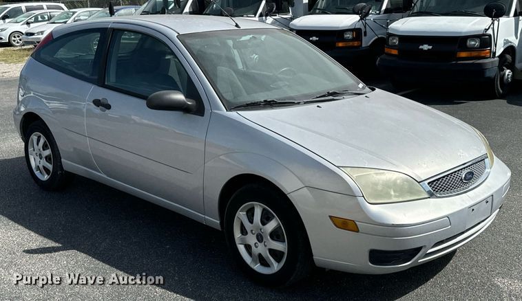 image for item DX1290 2005 Ford Focus ZX3 SE 