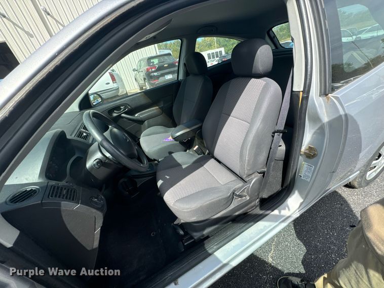 image for item DX1290 2005 Ford Focus ZX3 SE 