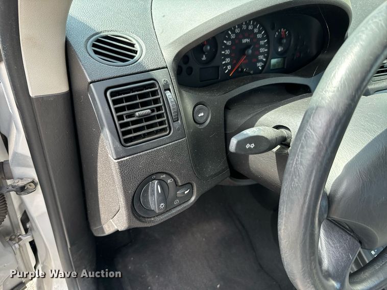 image for item DX1290 2005 Ford Focus ZX3 SE 