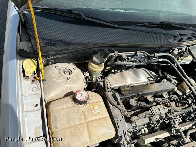 image for item DX1290 2005 Ford Focus ZX3 SE 